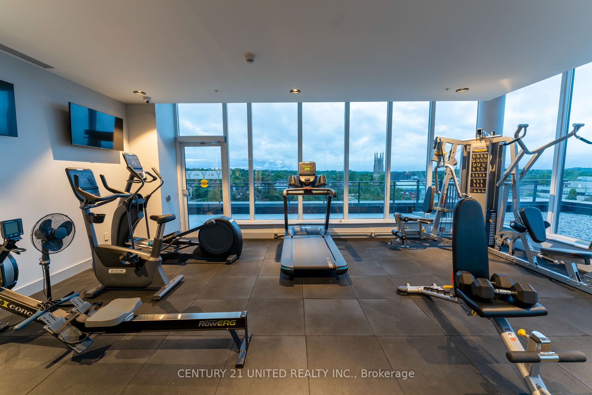 475 George St N, #404