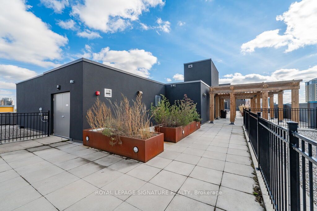 308 Lester St, #301