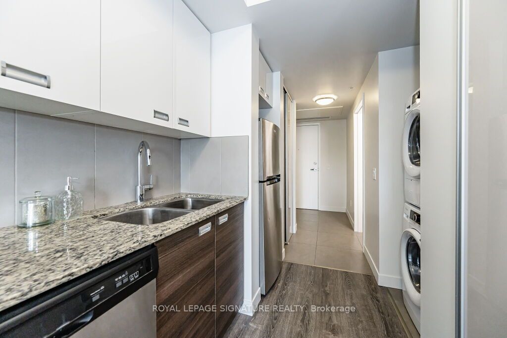 308 Lester St, #301