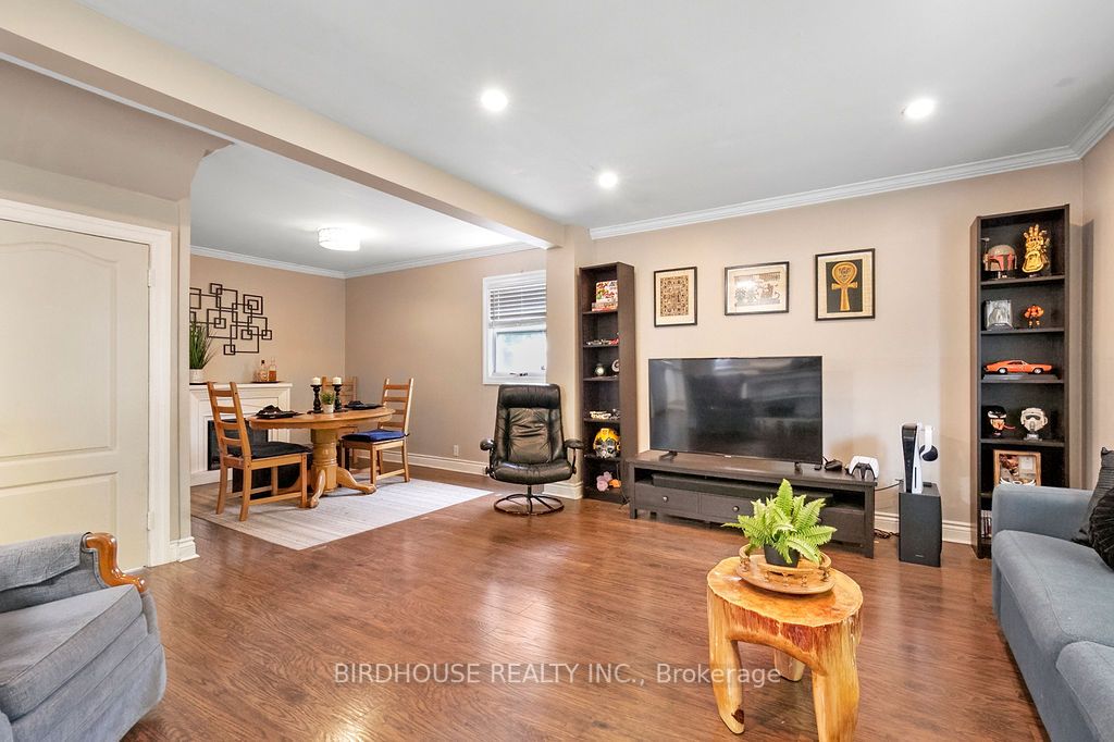 215 Burnham St