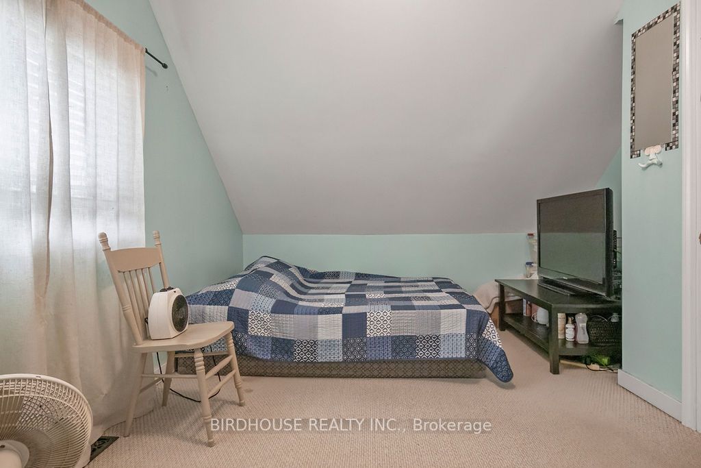 215 Burnham St