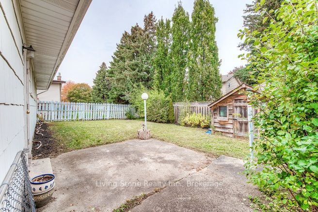 408 Dunvegan Dr