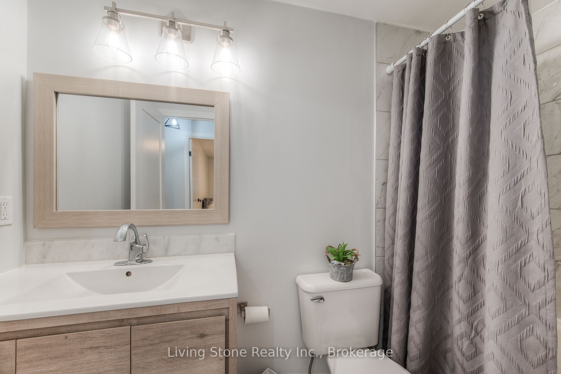 408 Dunvegan Dr