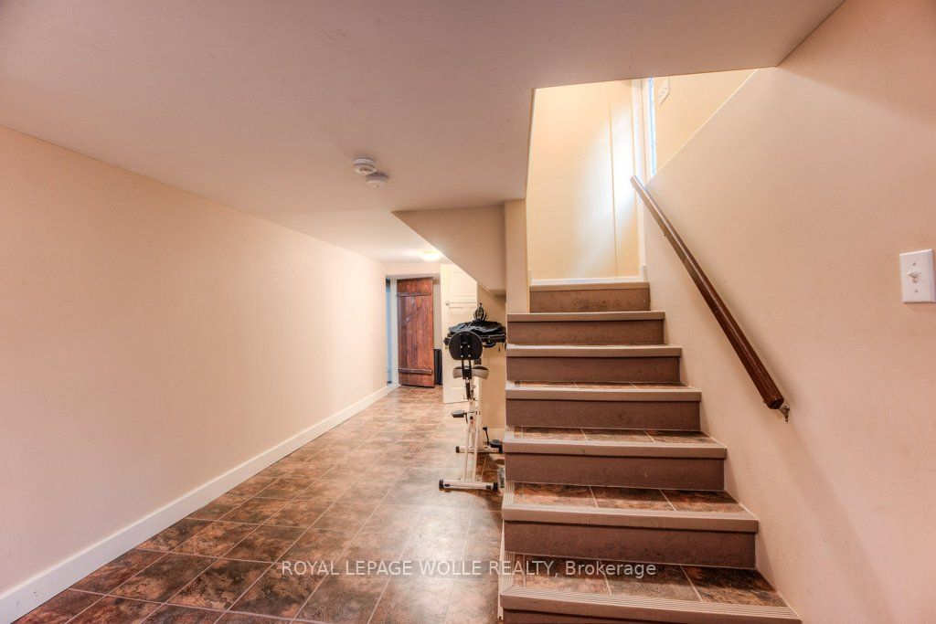36 Union St E