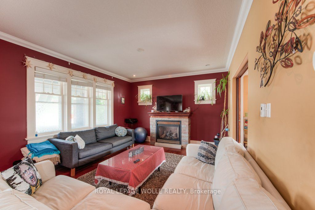 36 Union St E