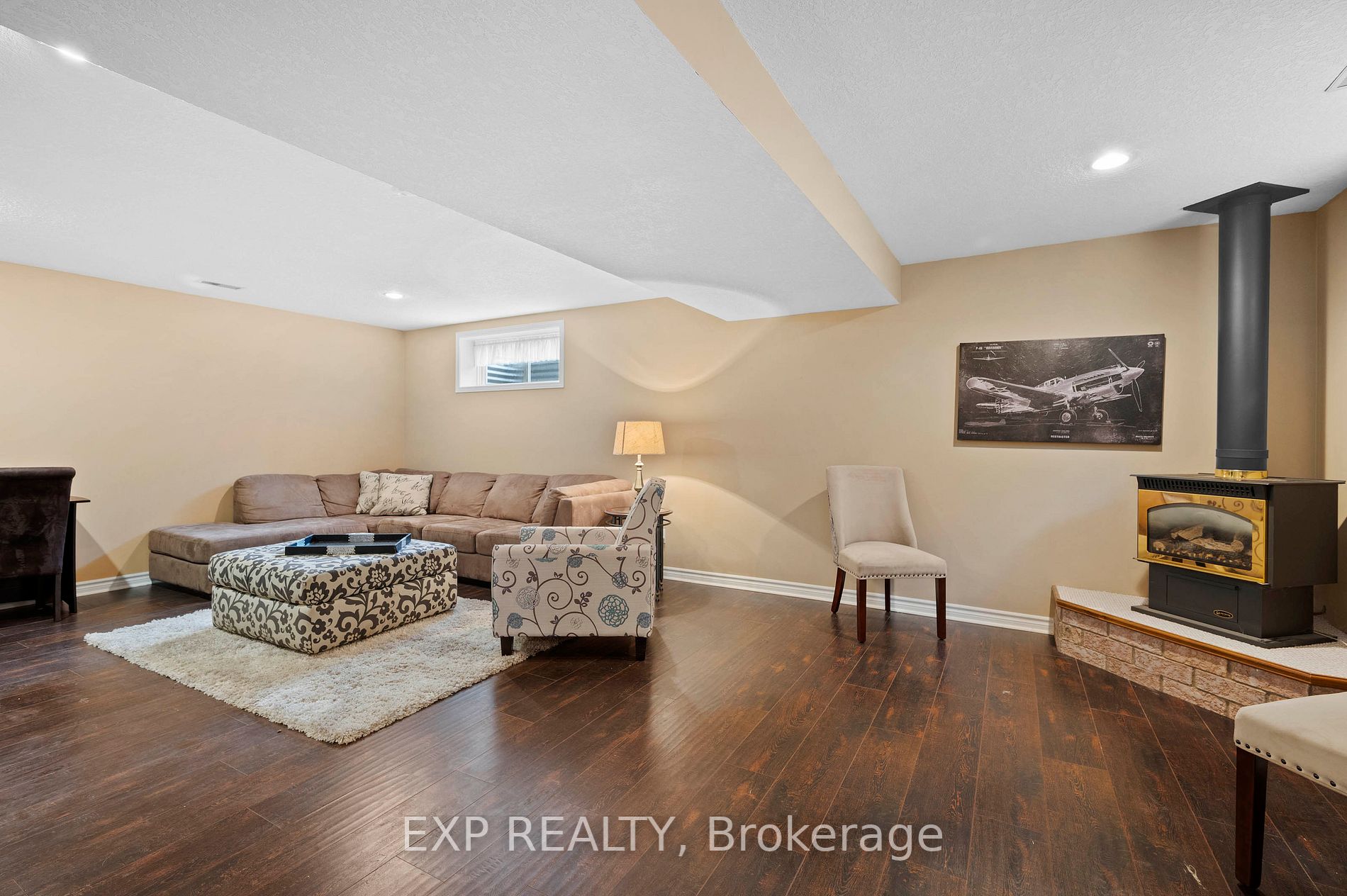 665 Ellesmere Crt