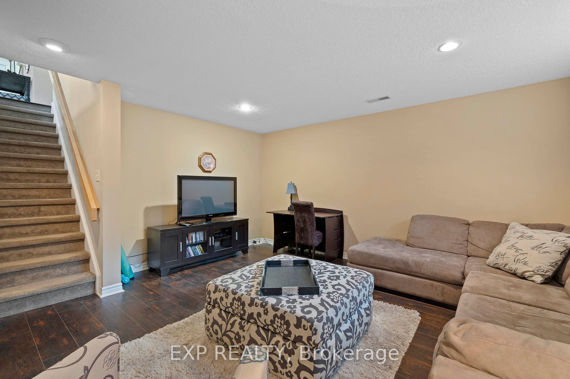 665 Ellesmere Crt
