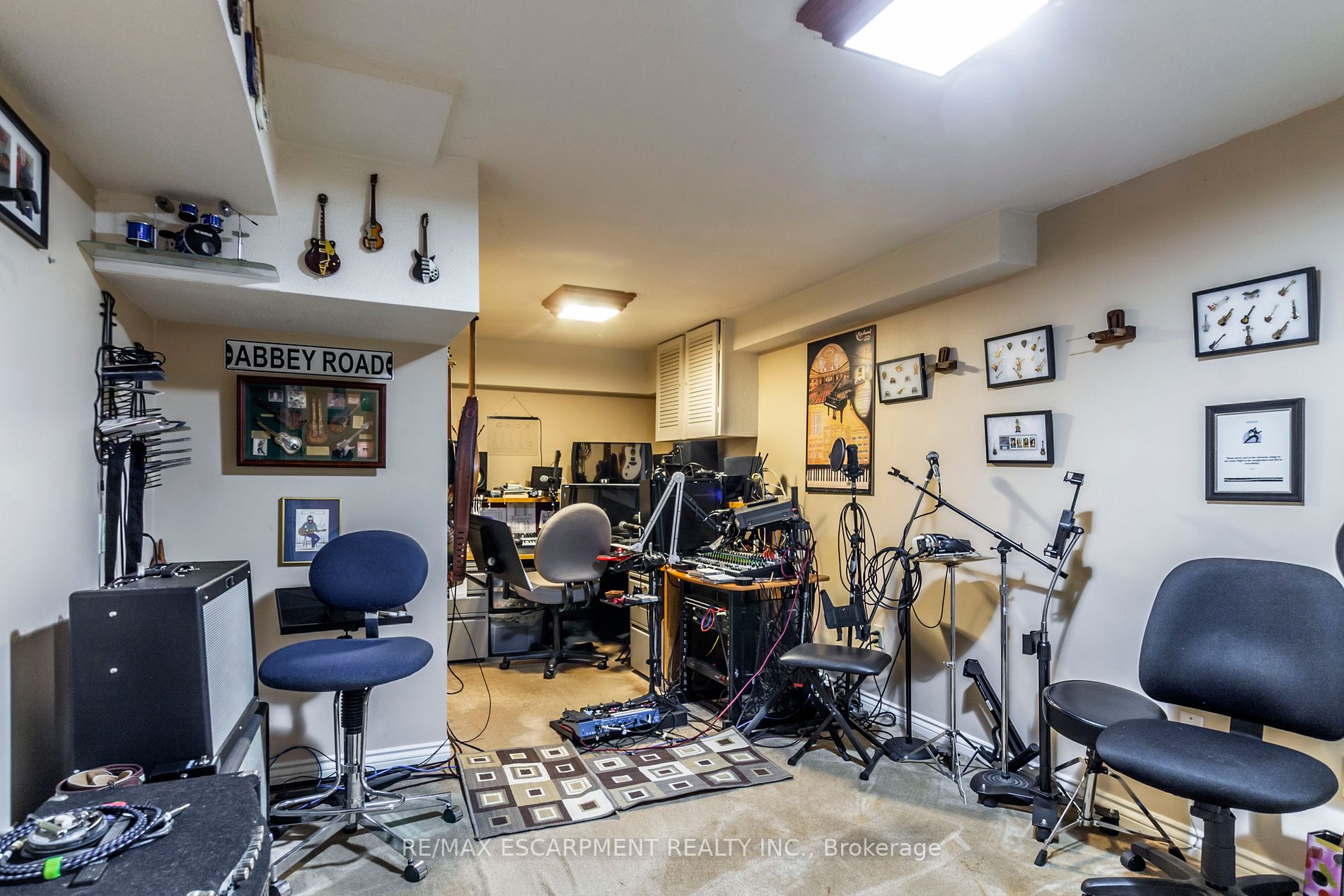 36 Galaxy Boulevard