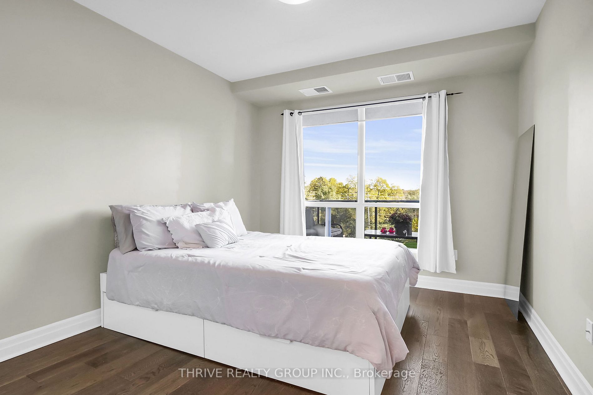 1200 Commissioners Rd W, #417