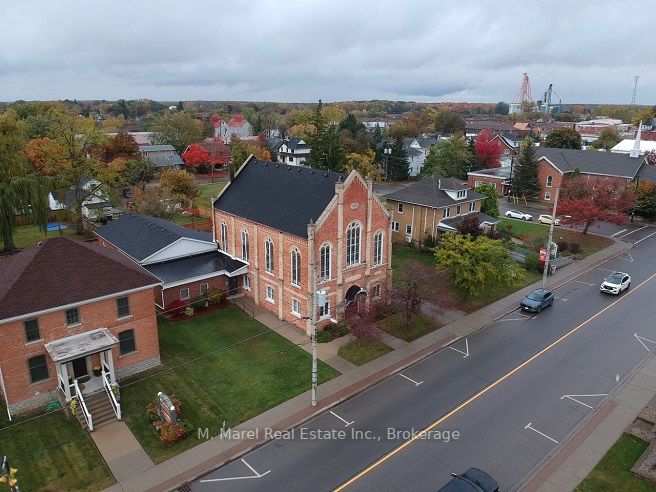 48 Main St S