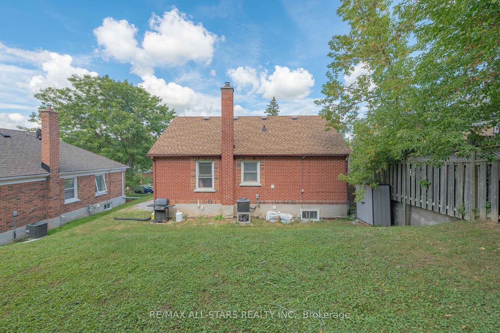 303 Caddy St