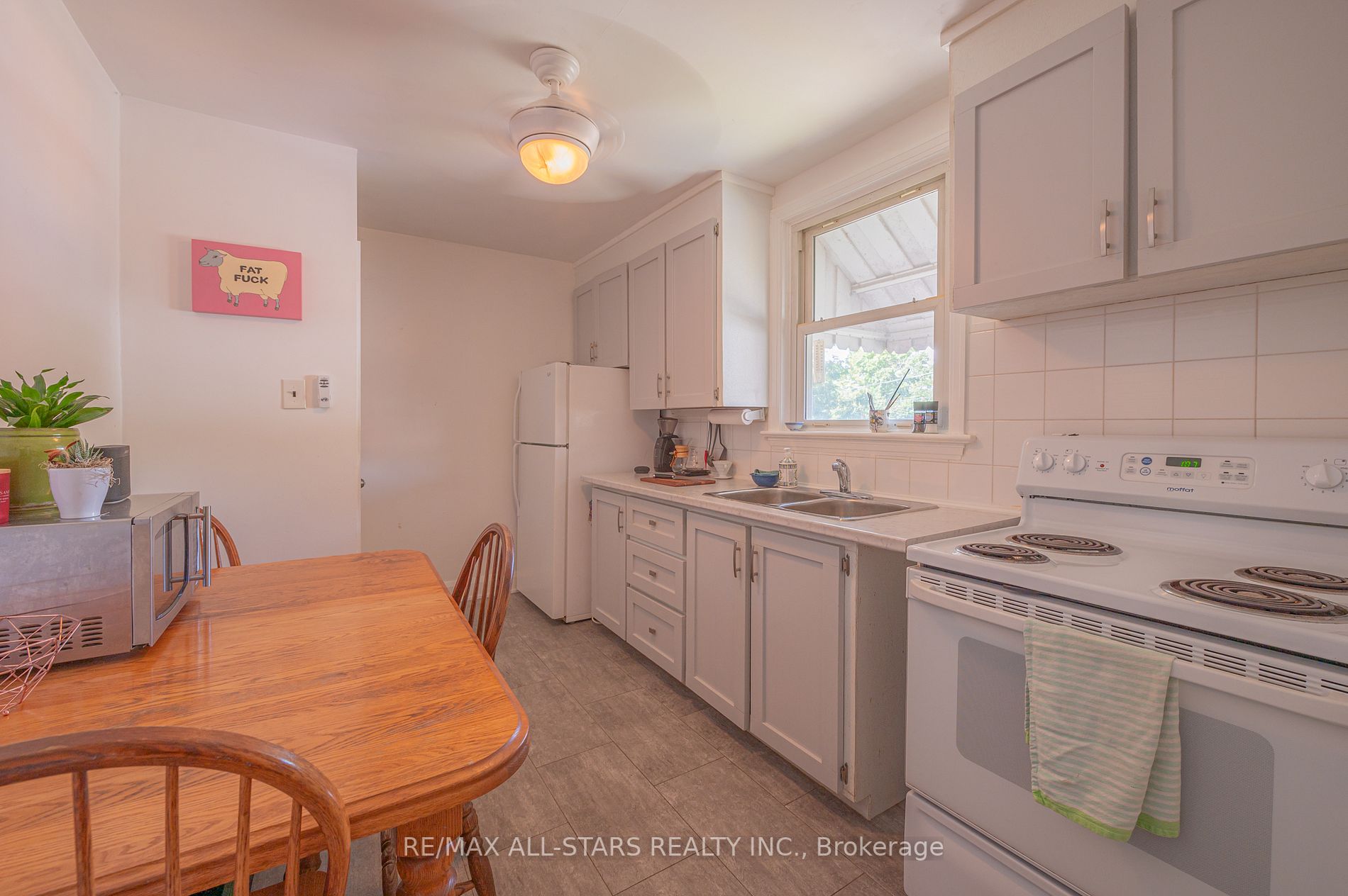 303 Caddy St