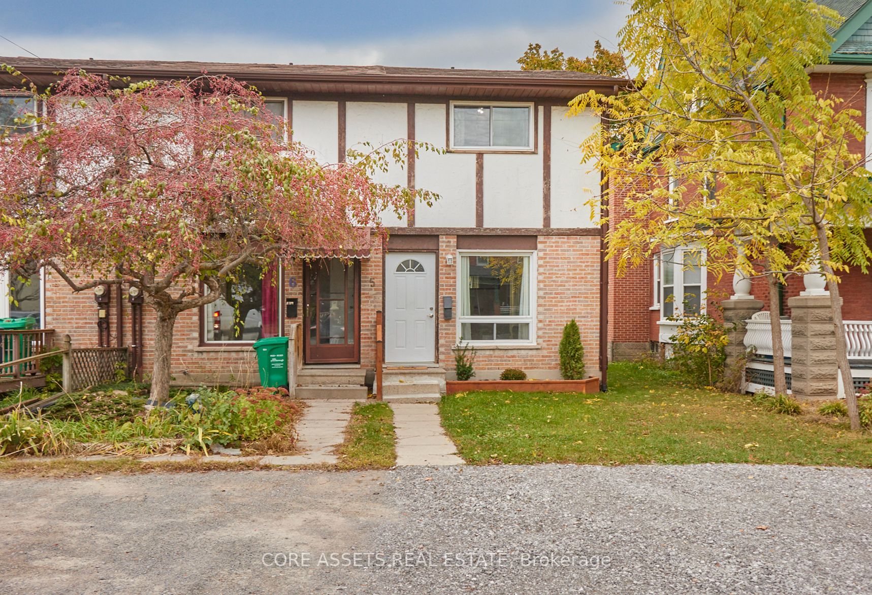 610 George St N, #5