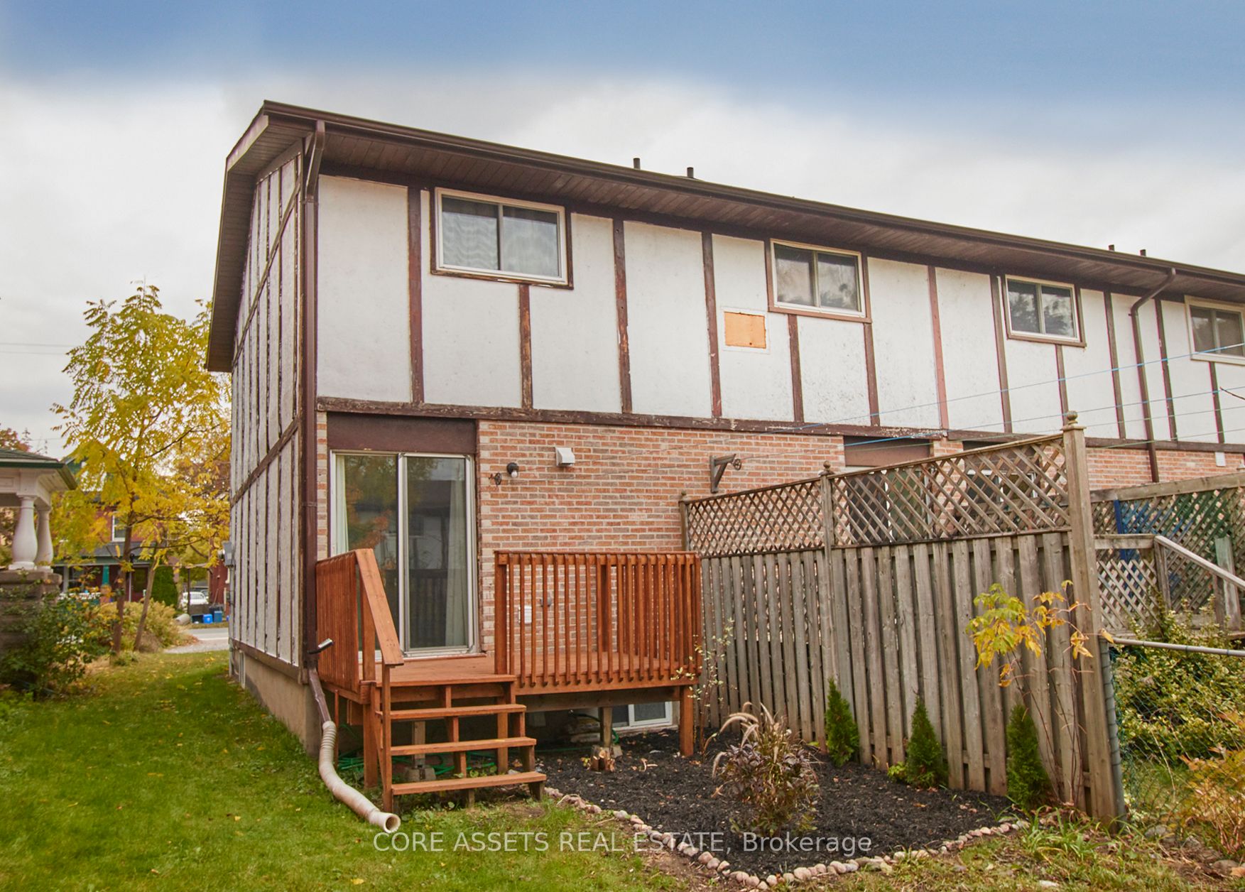 610 George St N, #5