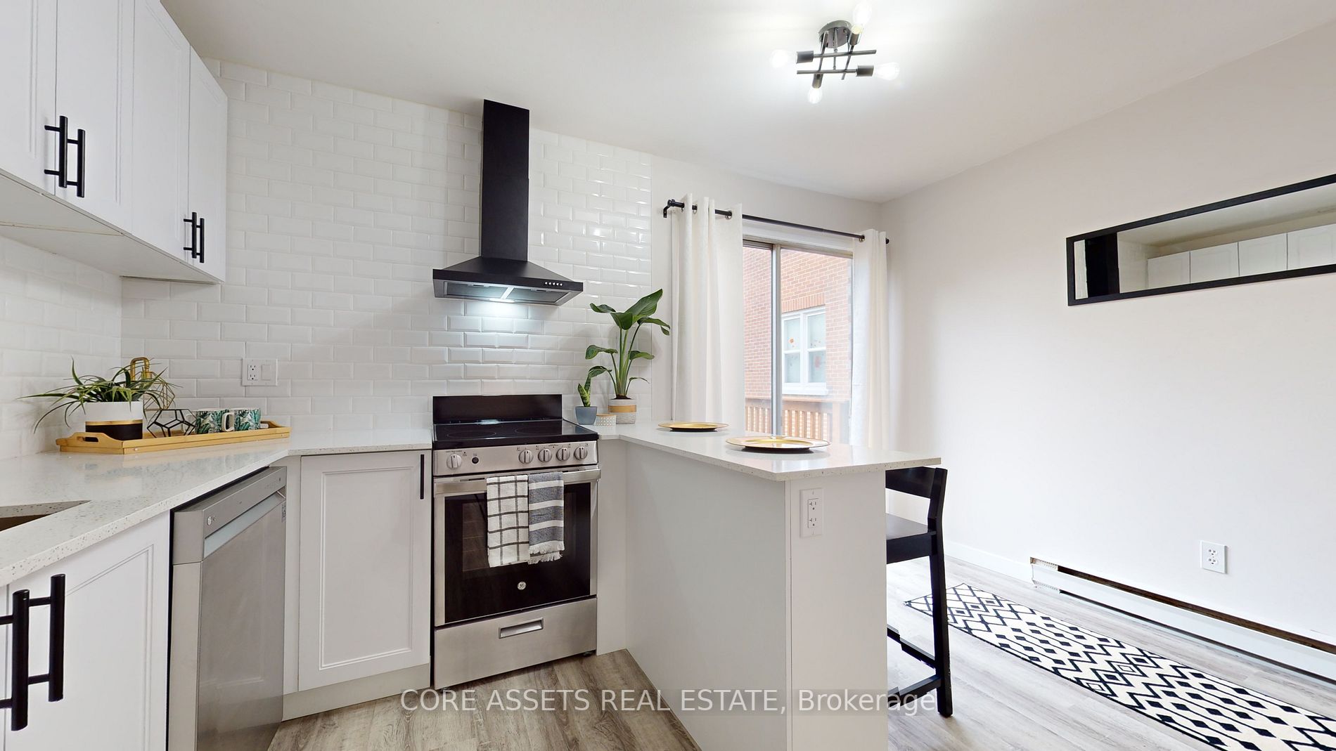 610 George St N, #5