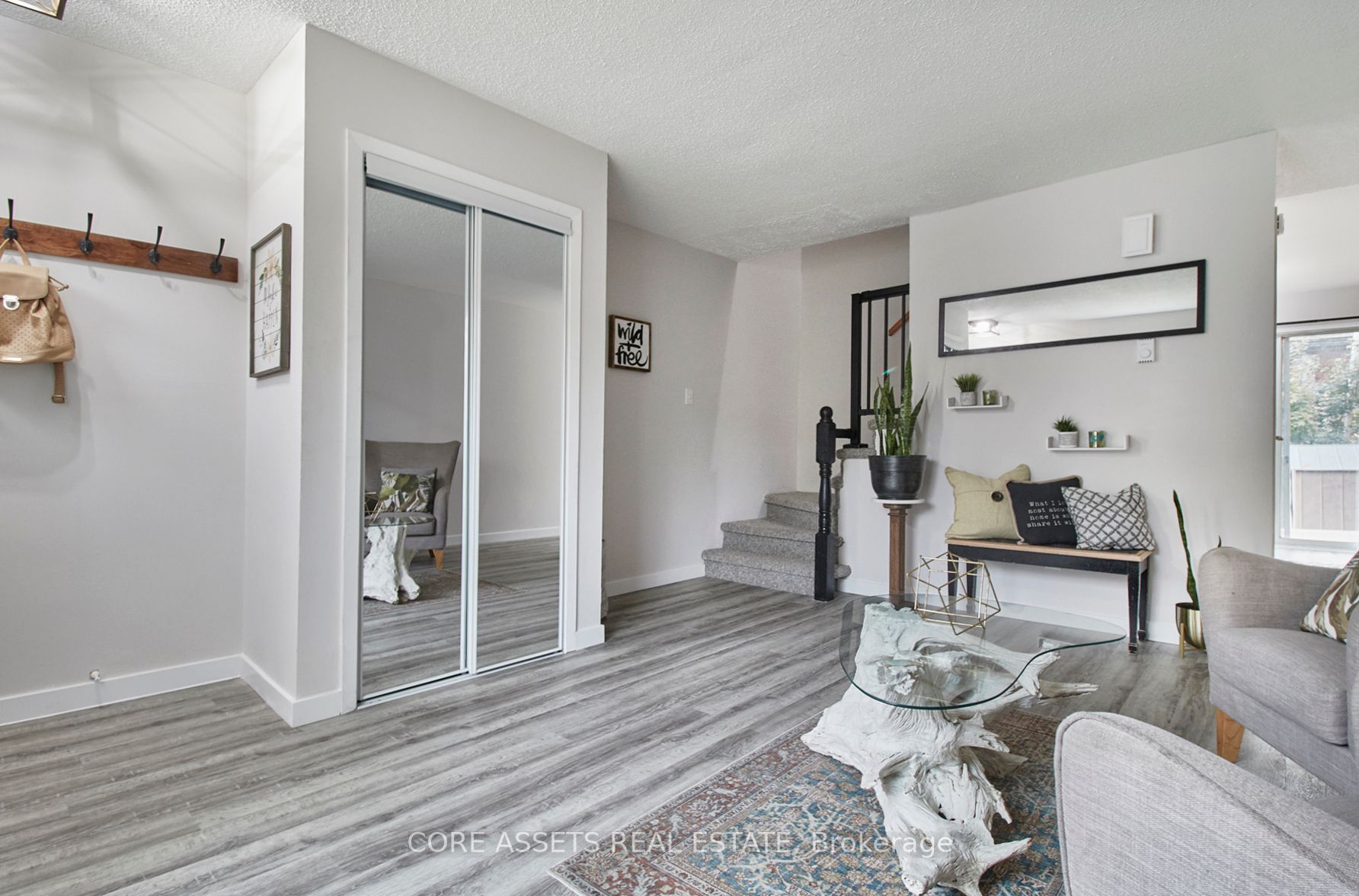 610 George St N, #5