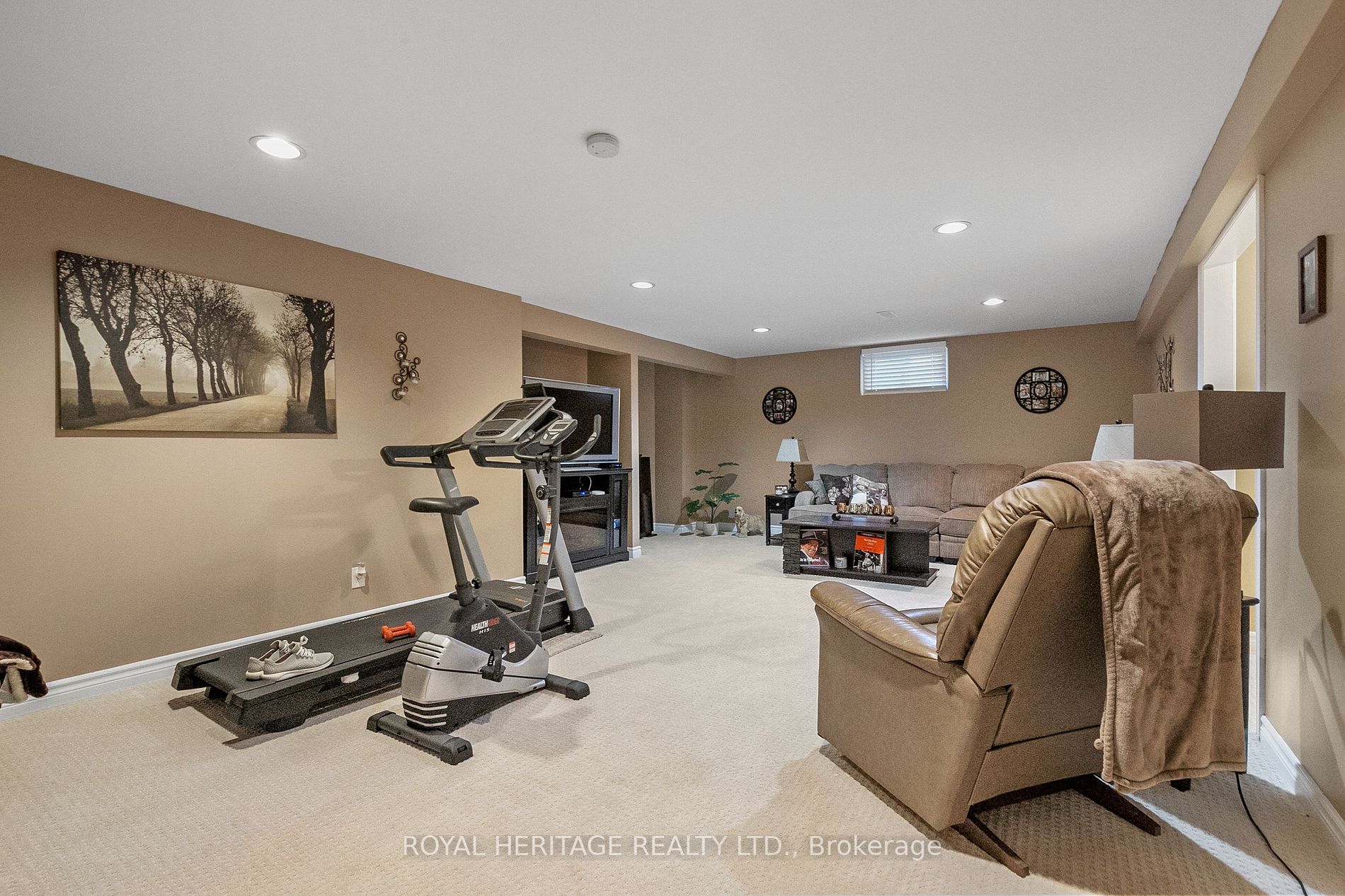 10 Hillview Dr