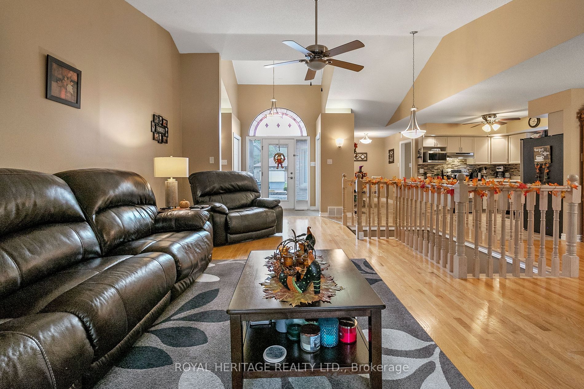 10 Hillview Dr