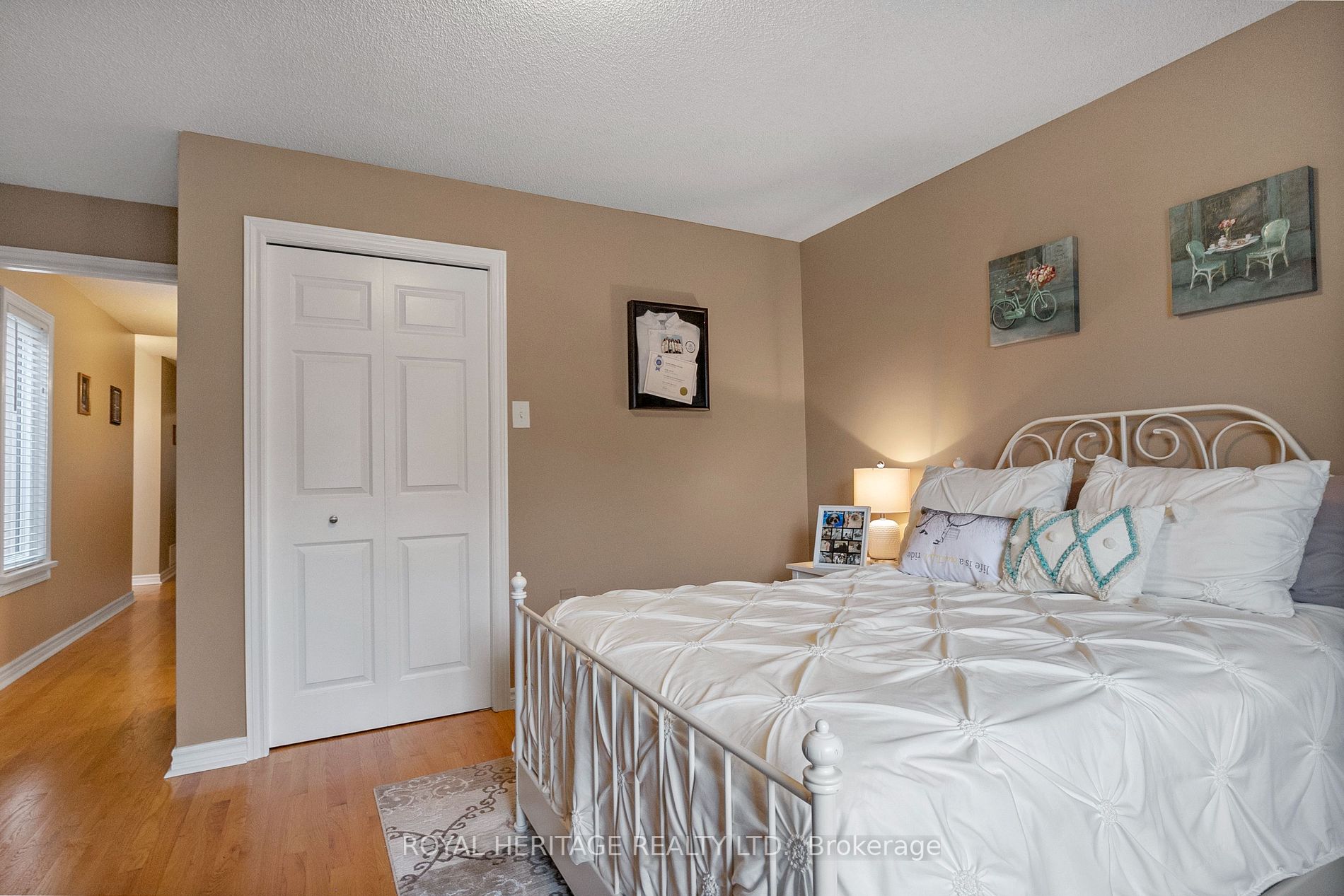 10 Hillview Dr