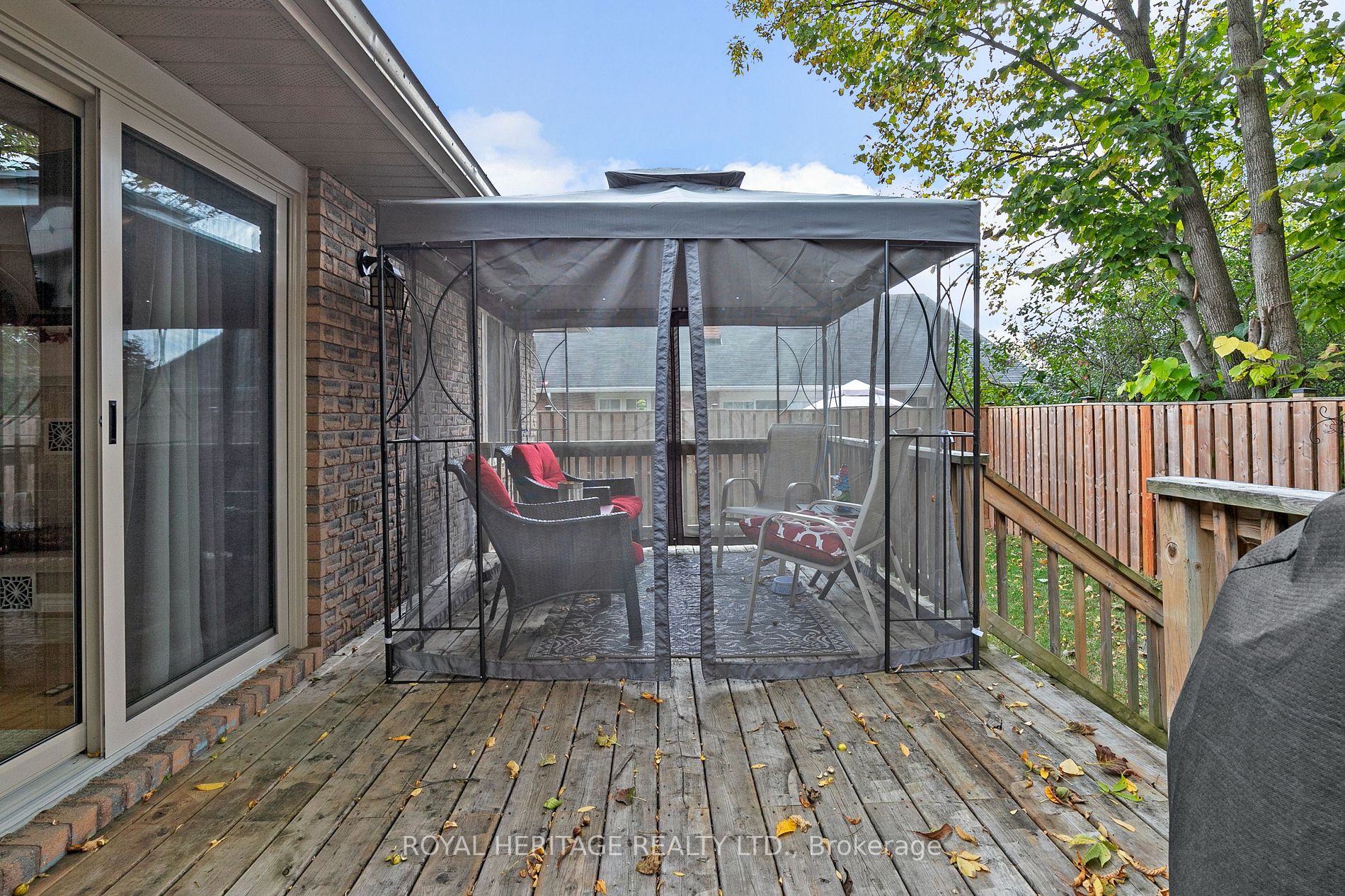 10 Hillview Dr