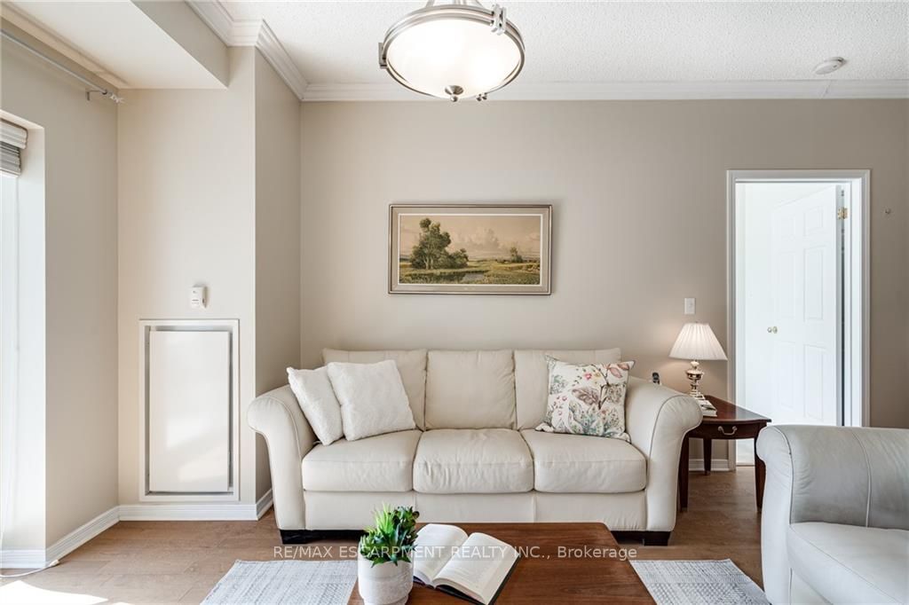 3000 CREEKSIDE Drive, #508
