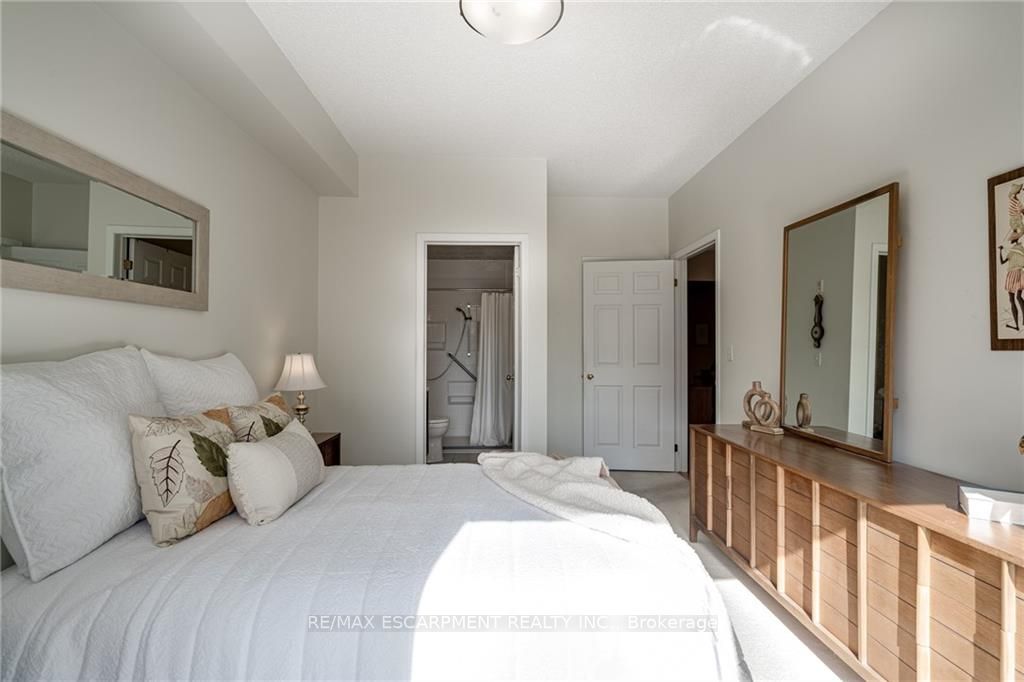 3000 CREEKSIDE Drive, #508