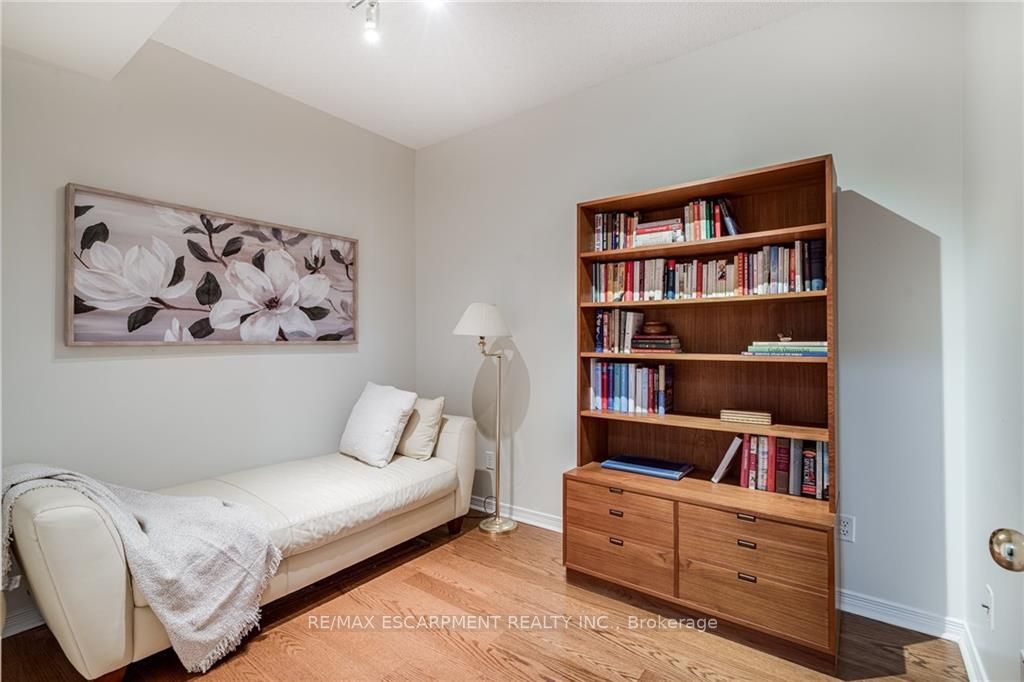 3000 CREEKSIDE Drive, #508