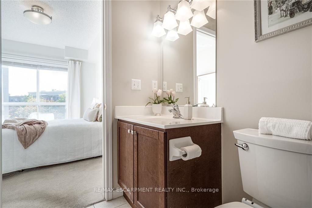 3000 CREEKSIDE Drive, #508