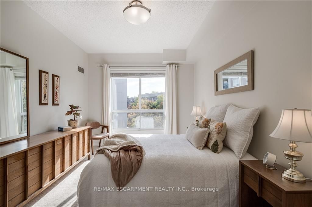 3000 CREEKSIDE Drive, #508