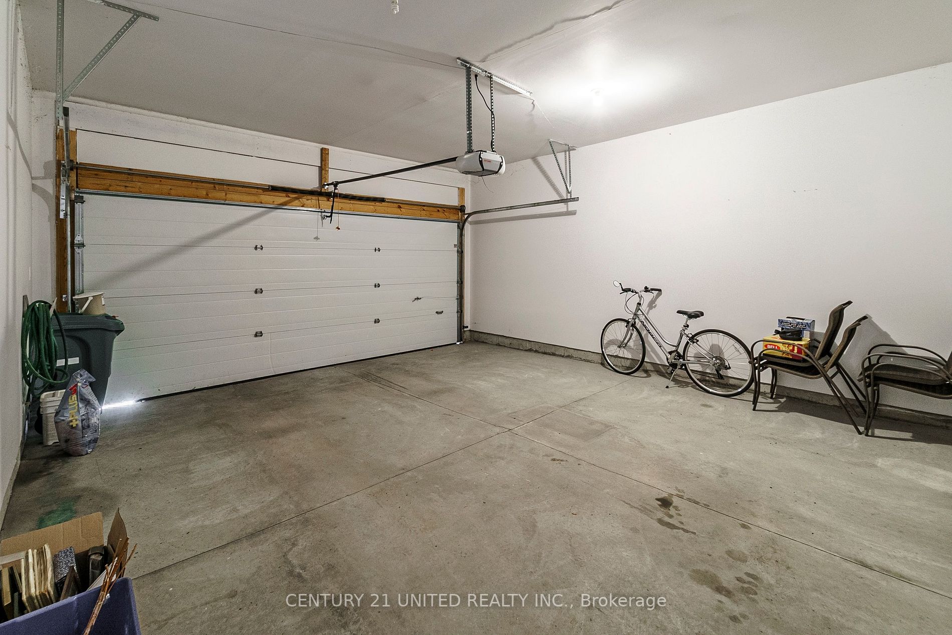 80 Village Cres, #118