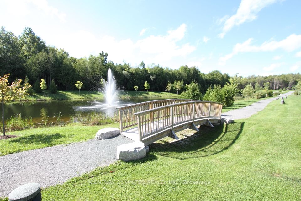 80 Village Cres, #118