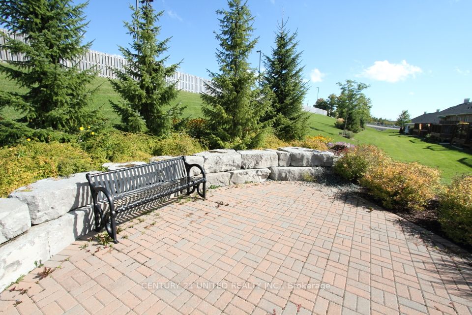 80 Village Cres, #118