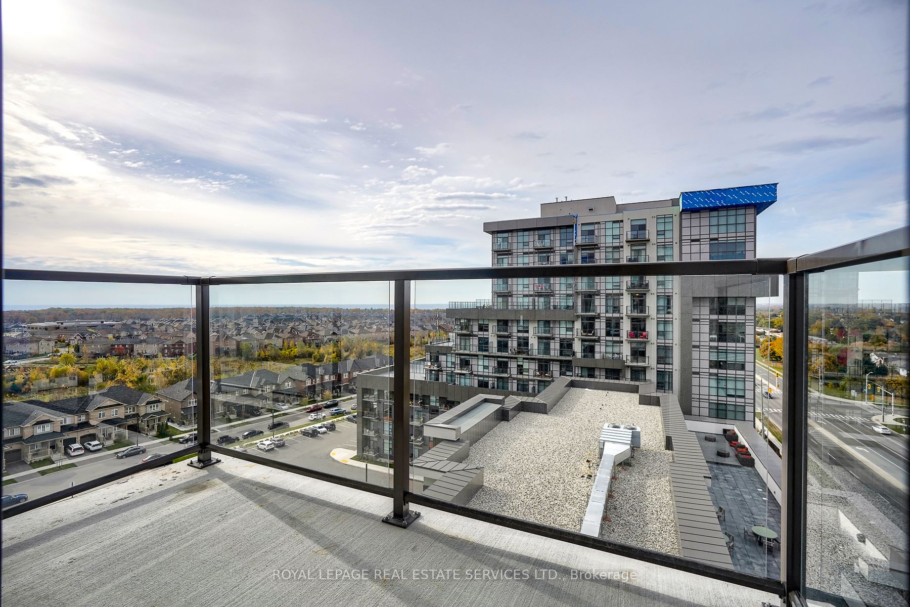 460 Dundas St E, #901