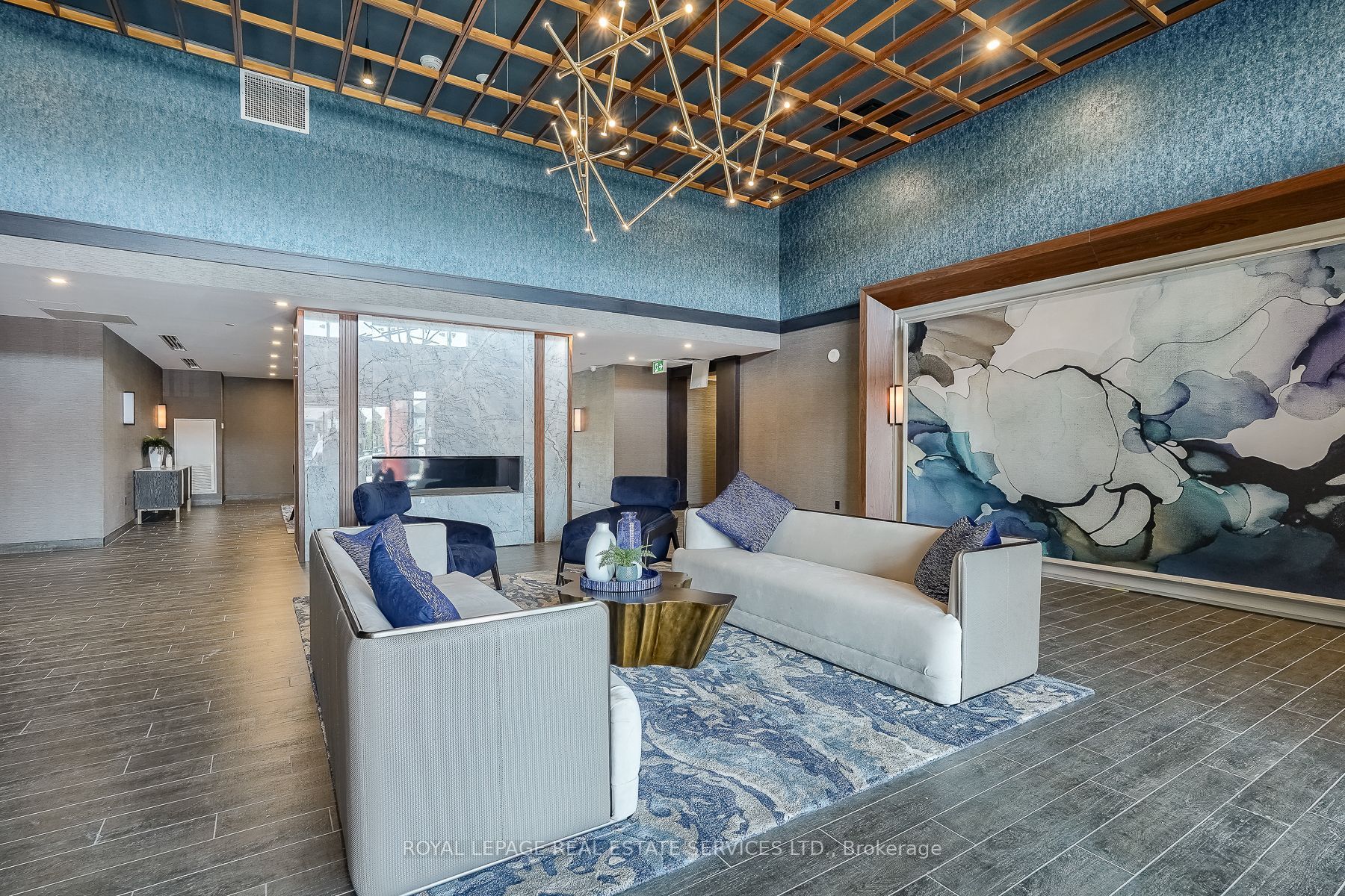 460 Dundas St E, #901