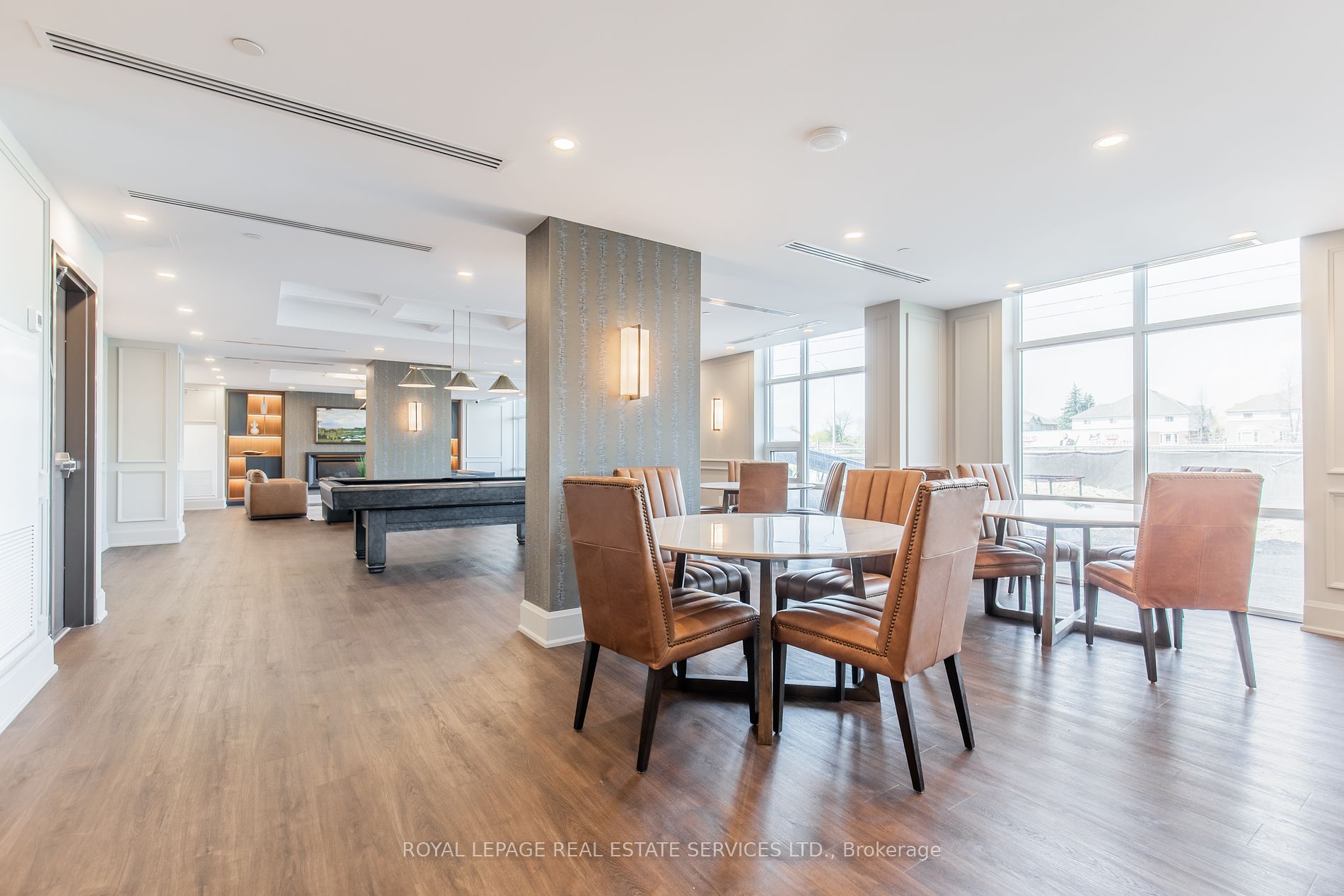 460 Dundas St E, #901