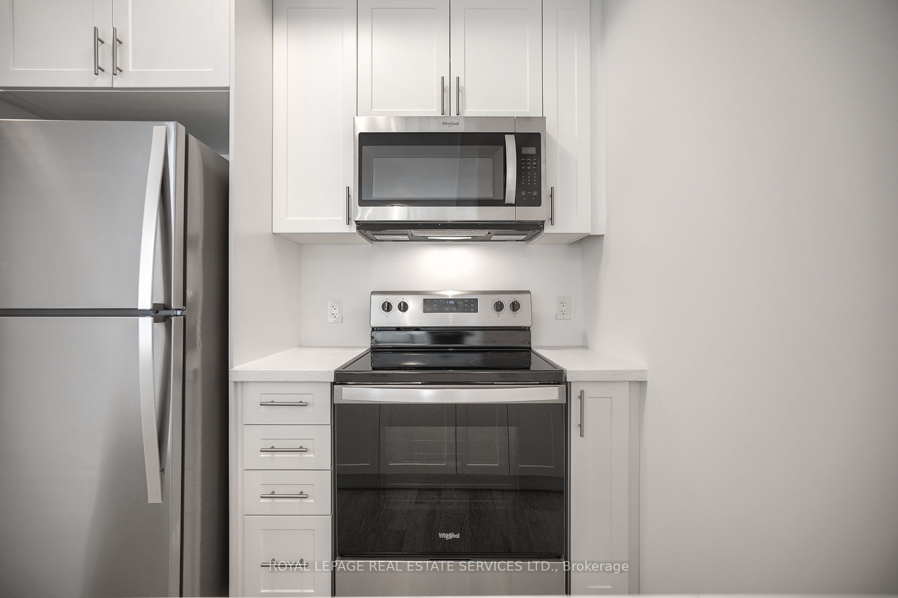 460 Dundas St E, #901