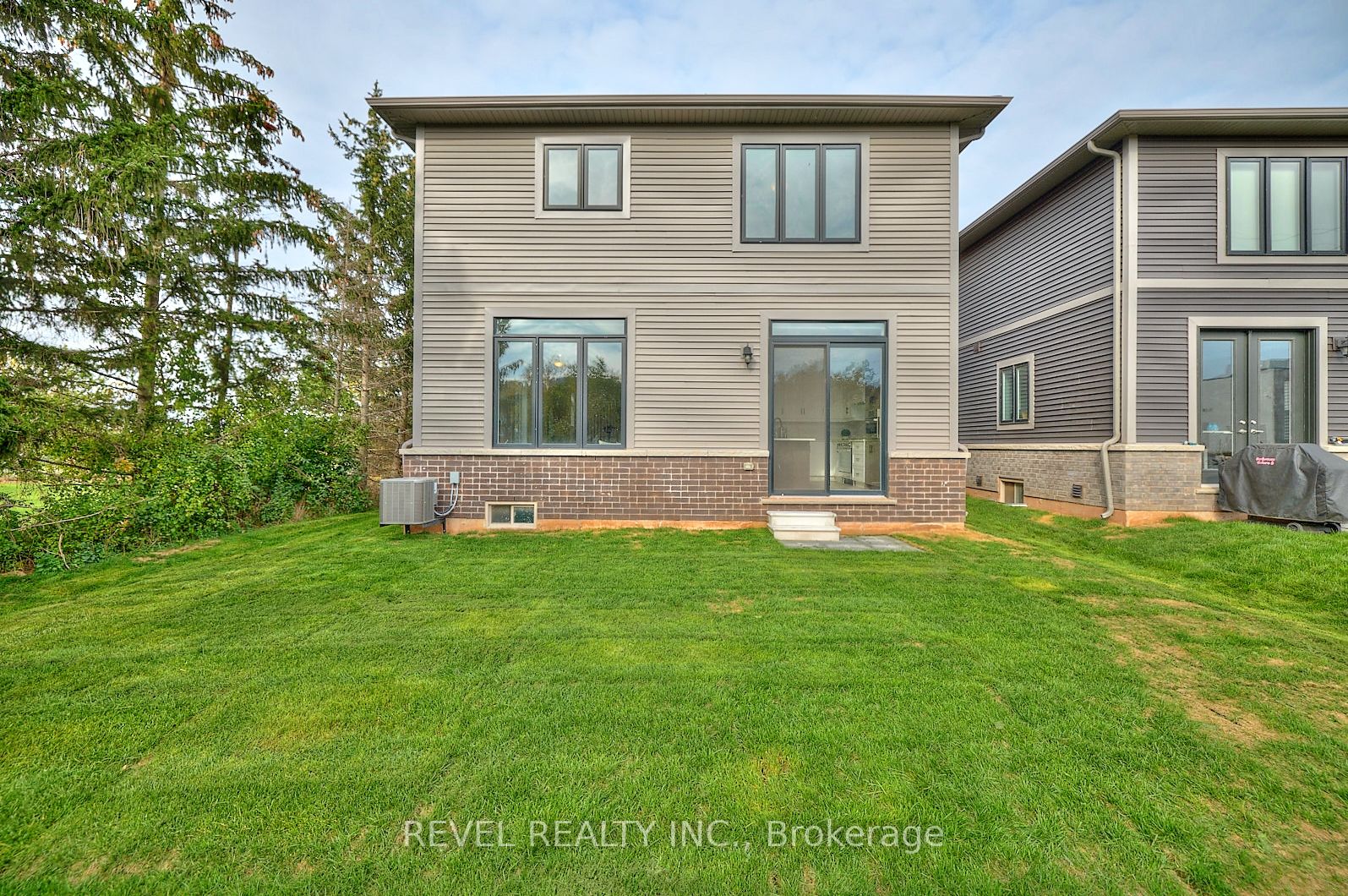 159 Starfire Cres