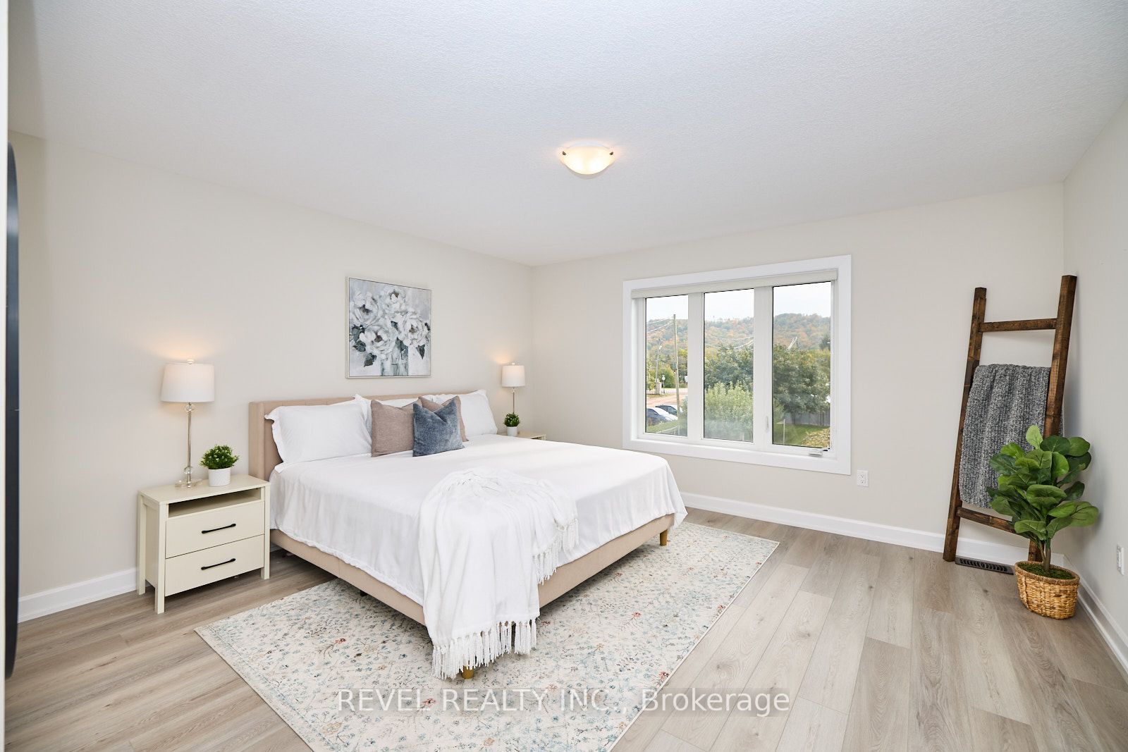 159 Starfire Cres