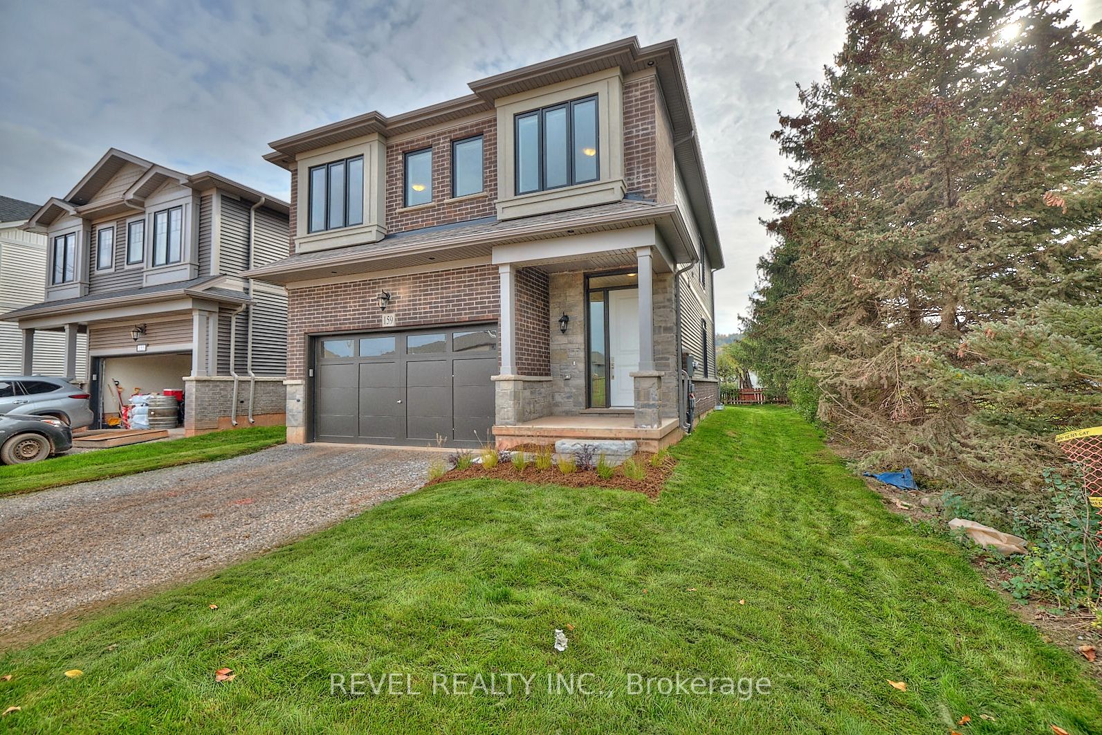 159 Starfire Cres