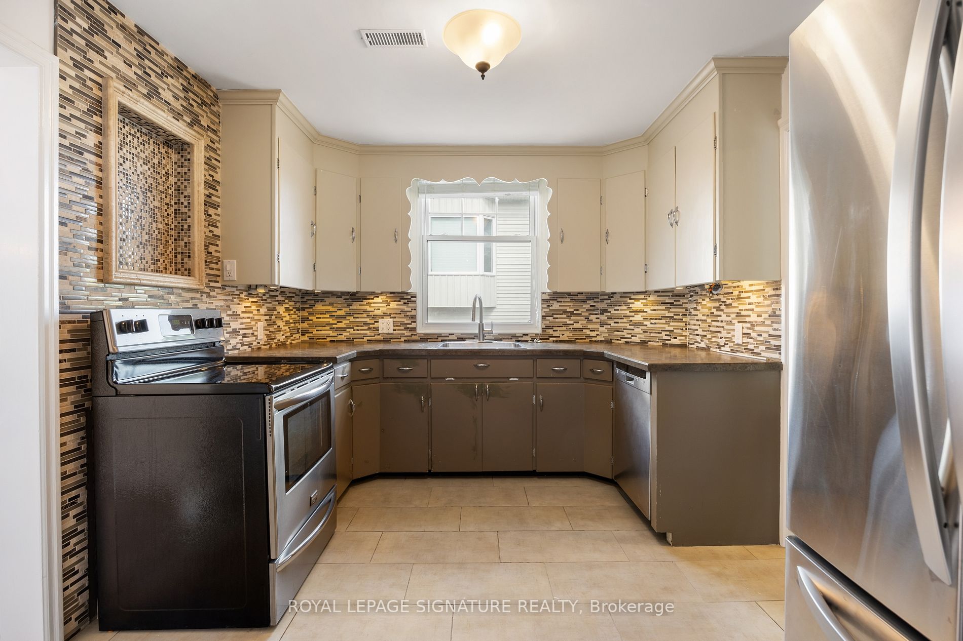 3893 Main St