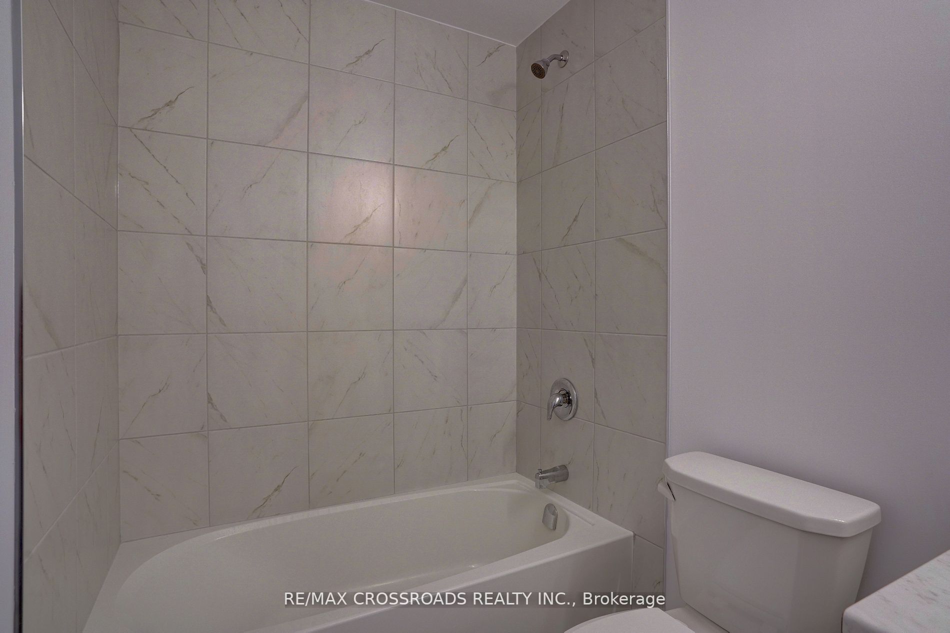 460 Dundas St E, #219