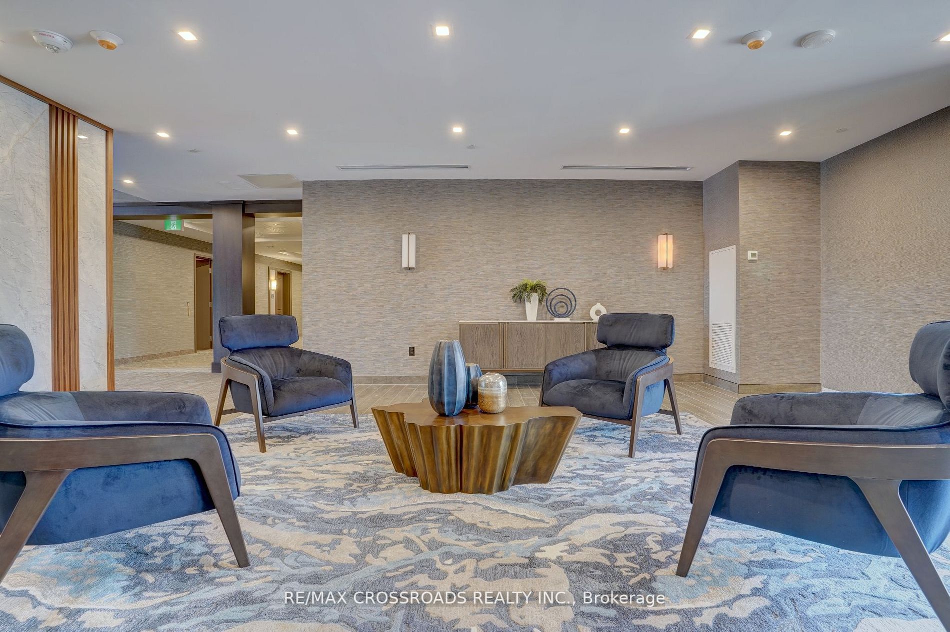 460 Dundas St E, #219