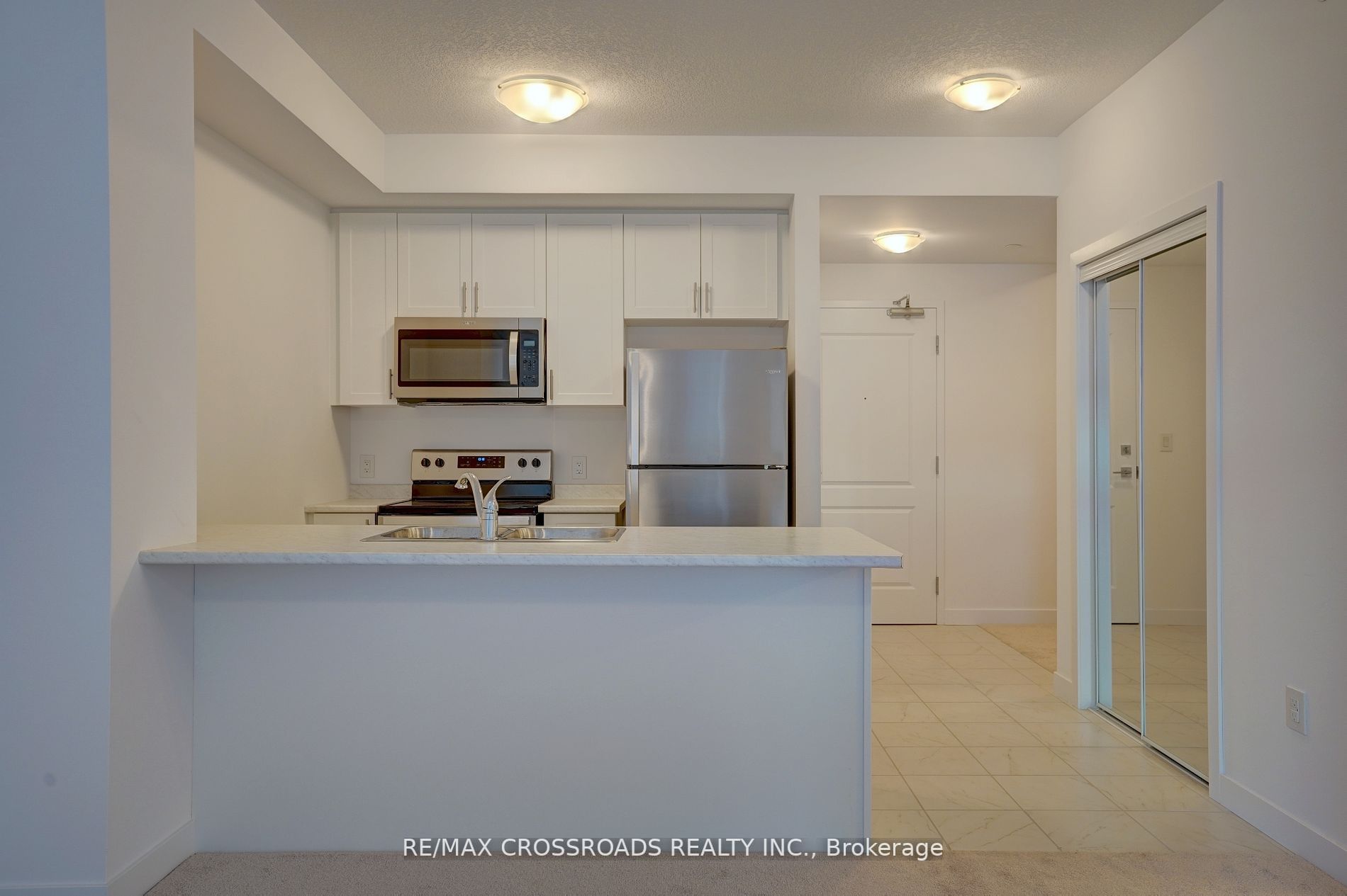 460 Dundas St E, #219