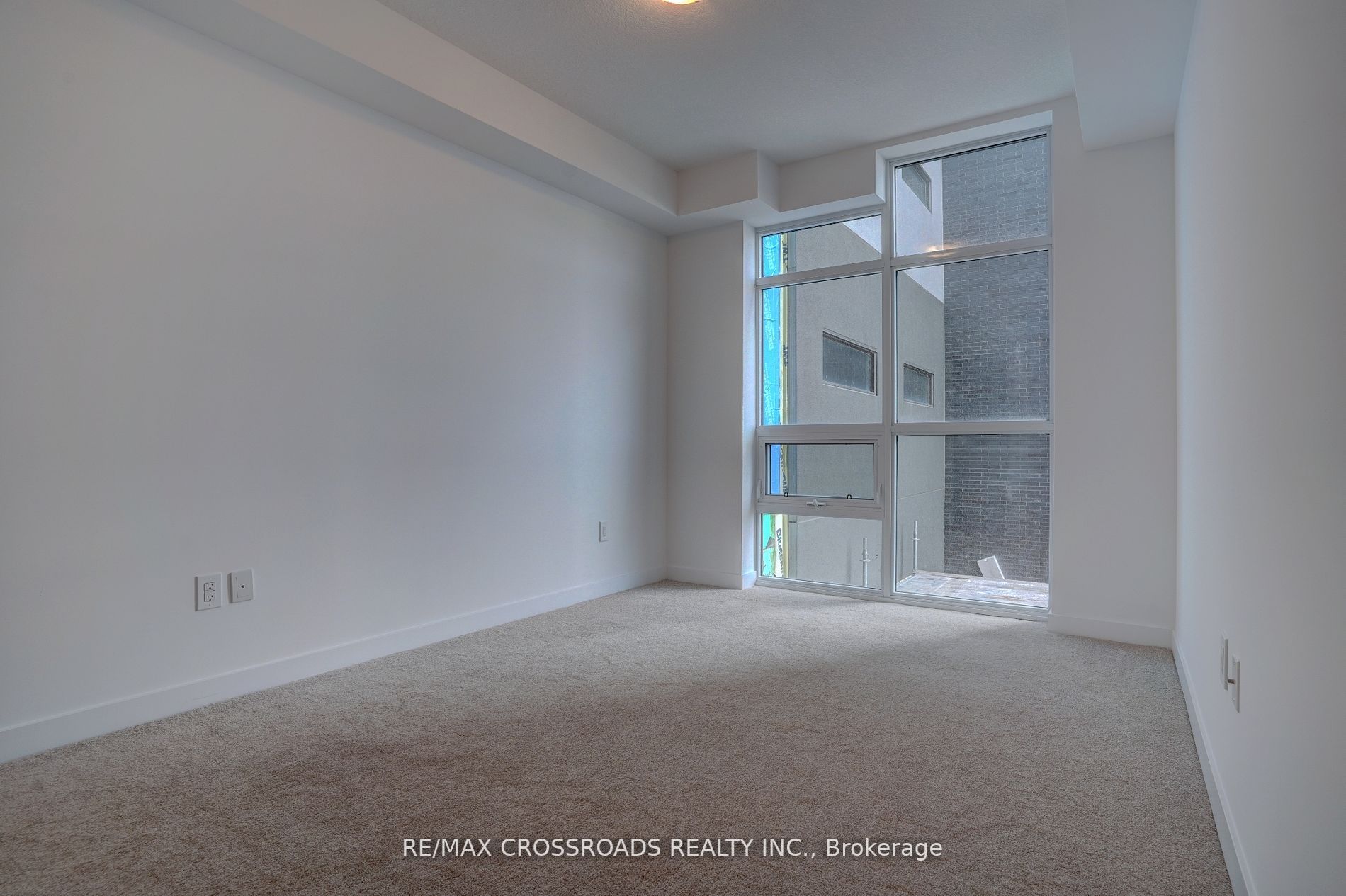 460 Dundas St E, #219