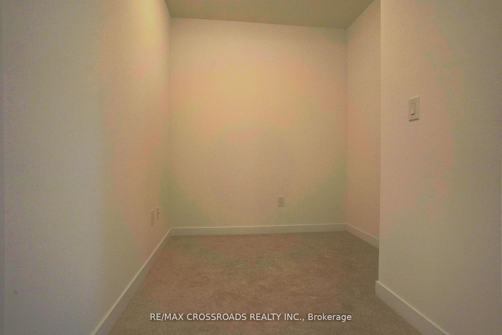 460 Dundas St E, #219