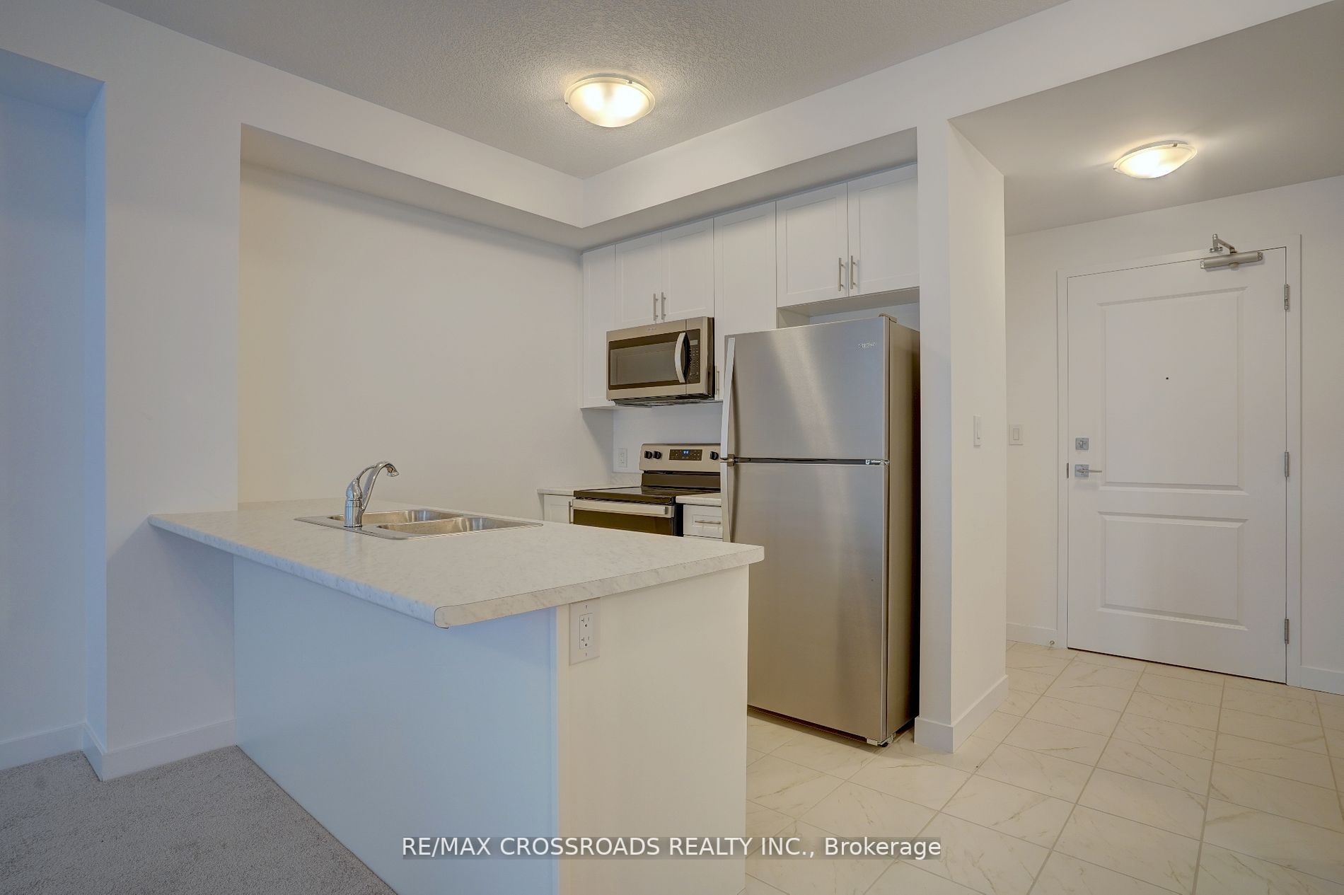 460 Dundas St E, #219