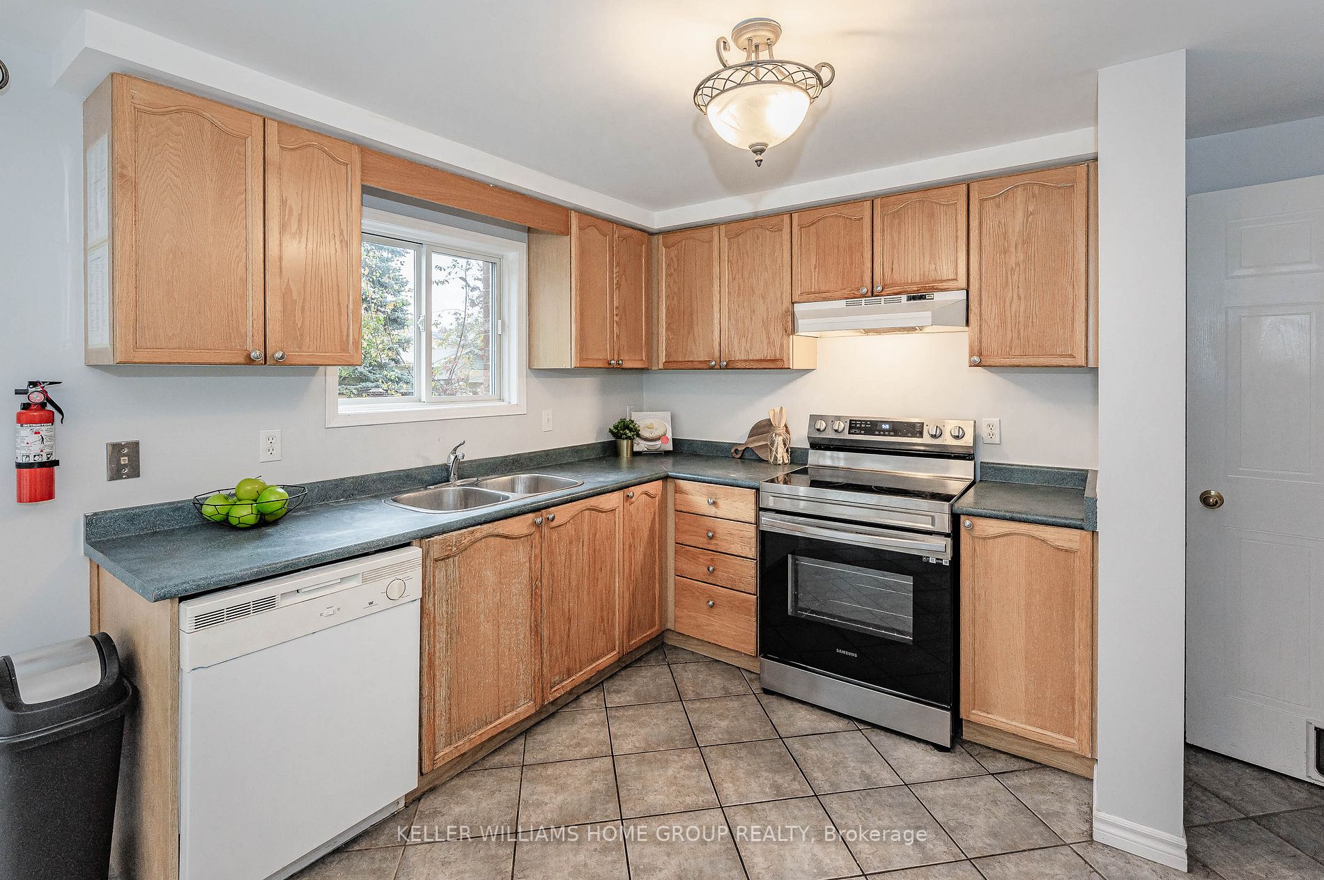 26 Sidney Cres