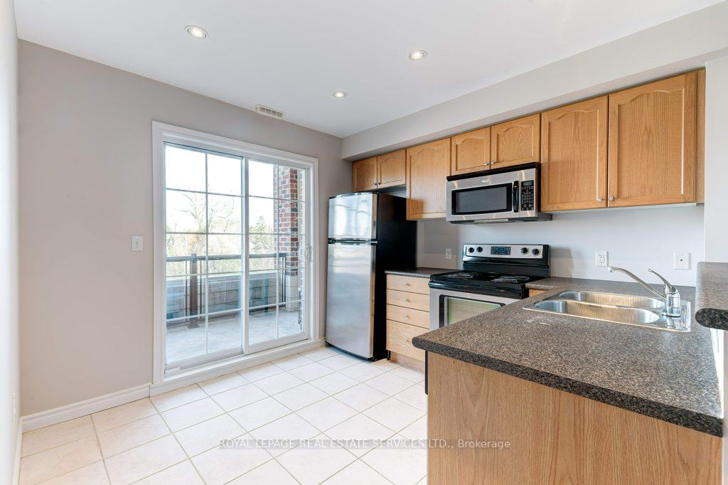 308 Watson Pkwy N, #214