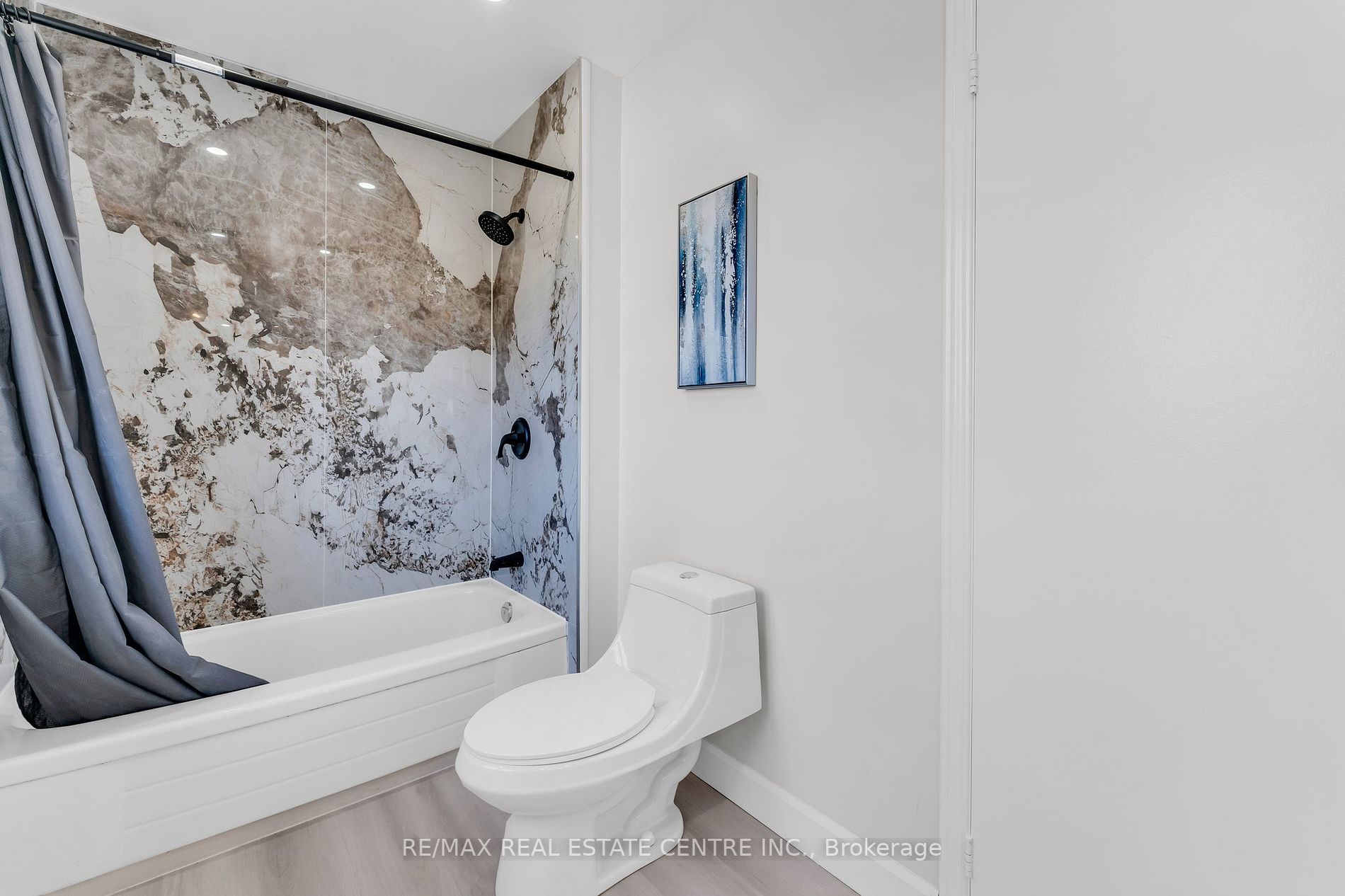 107 Middlemiss Cres