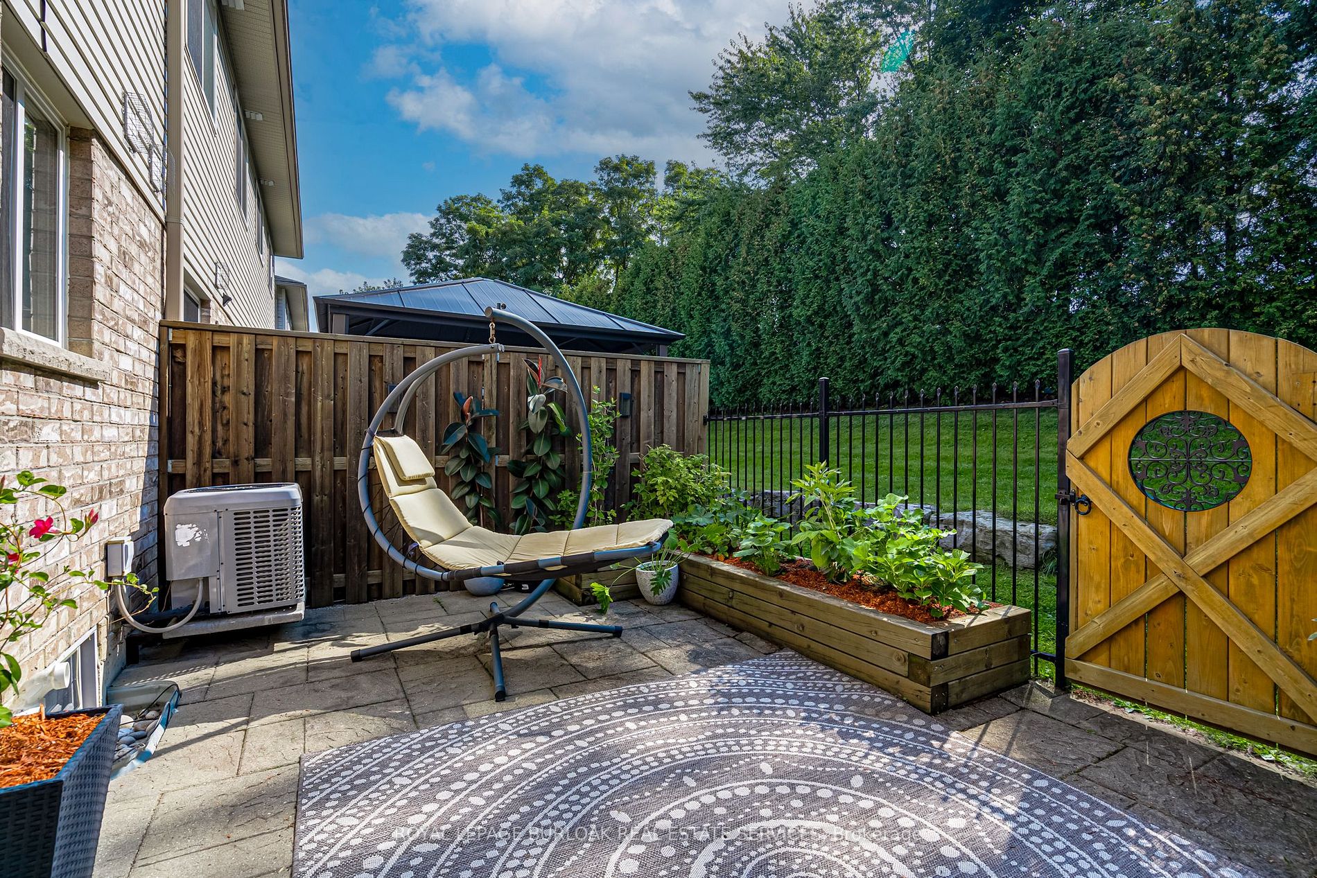 7 Southside Pl S, #14